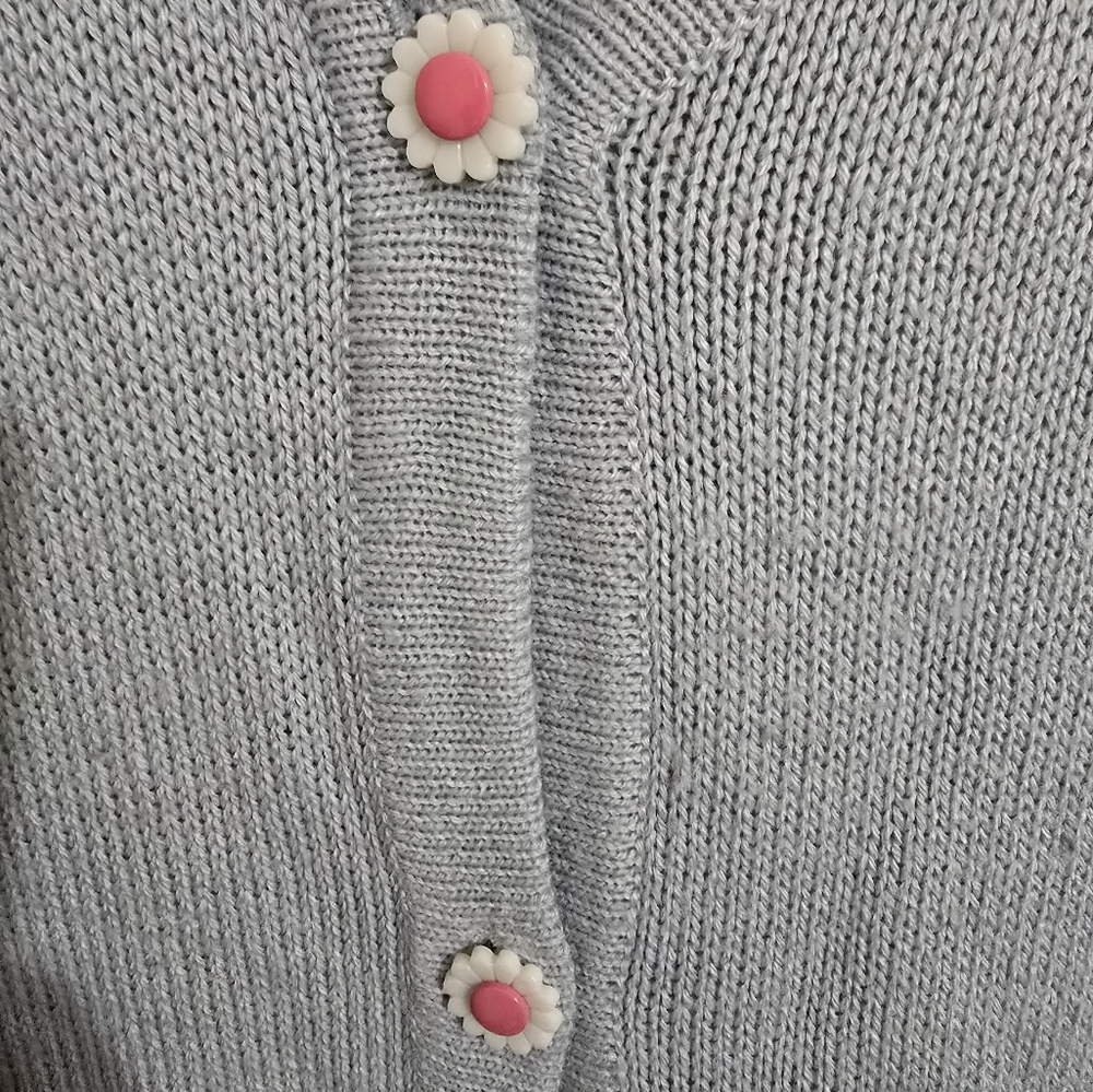 EUC Cinnamoroll Embroidered Girls Oversized Cardigan - Picture 6 of 10